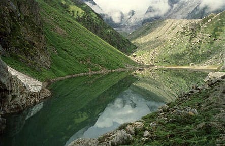 Explore Chorabari (Gandhi Sarovar) - Kedarnath | Timings, Entry Fee, Best  Time To Visit | Traveleva