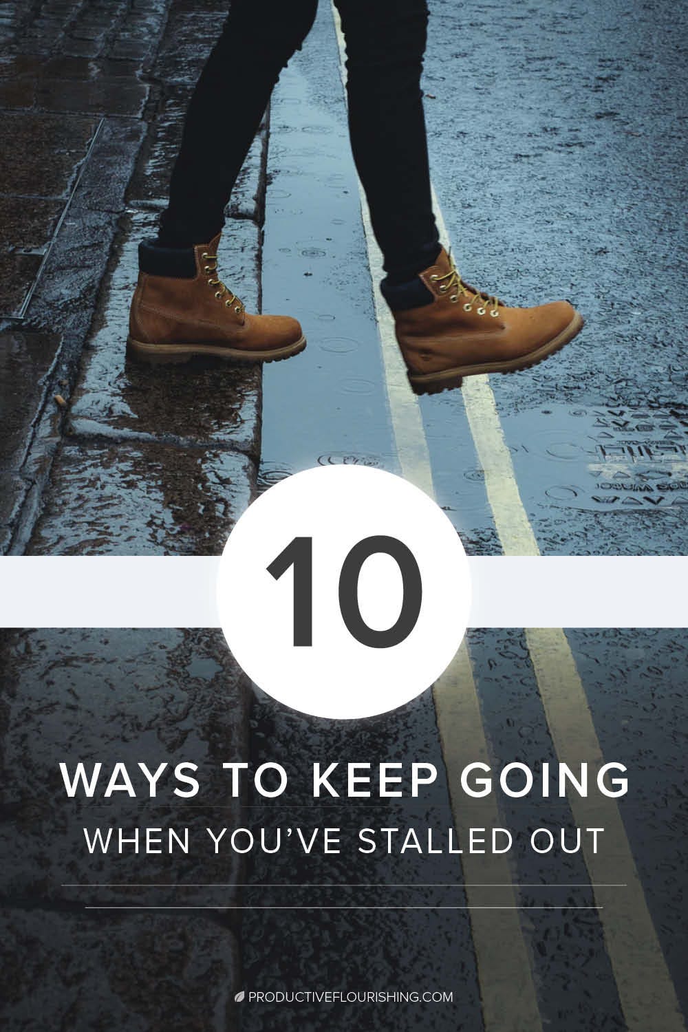 Here are 10 tips to keep going and maintain your momentum when you find yourself utterly drained, unable to create blog posts or be creative at all. #entrepreneur #successmindset #productiveflourishing