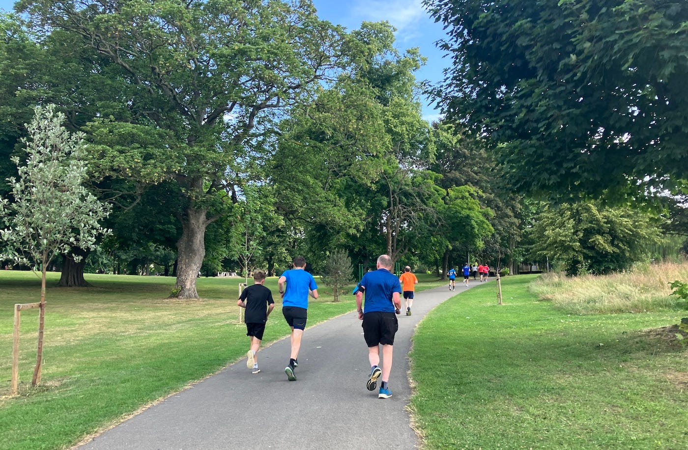 Runners on a gradual incline