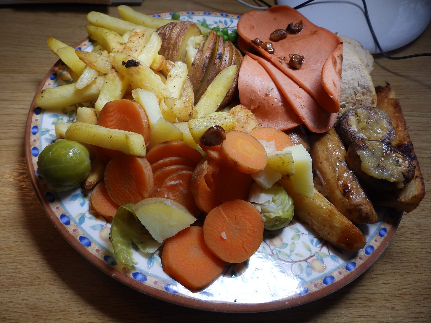 Vegetarian christmas meal with fresh vegetables and vegetarian meat substitutes
