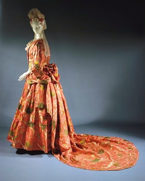 Mantua 1708 | 18th century fashion, 17th century fashion, 16th century  fashion