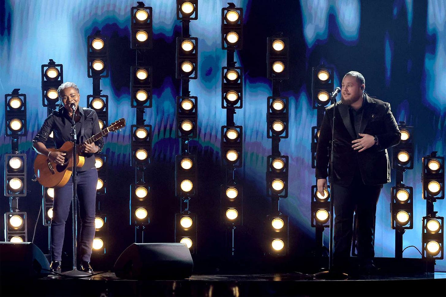 Luke Combs and Tracy Chapman Perform Duet of 'Fast Car' at 2024 Grammy Awards Luke Combs and Tracy Chapman Perform Duet of 'Fast Car' at 2024 Grammy Awards
