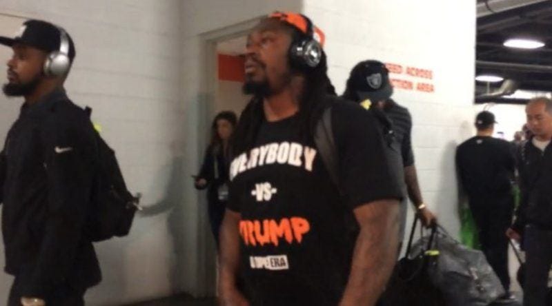 marshawn lynch everybody vs trump shirt