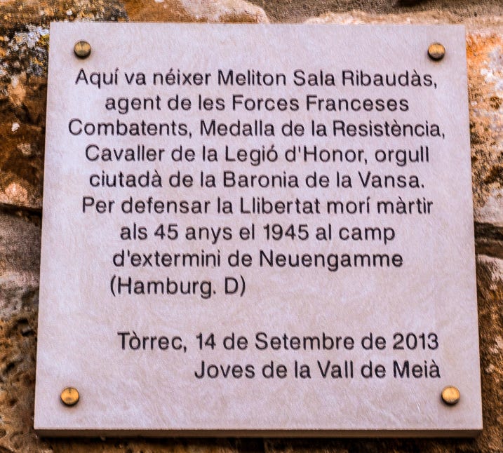 Placa d'homenatge a Meliton Sala Ribaudàs a Tòrrec, Vilanova de Meià. Montsec de Rúbies (o de Meià). La Noguera, Lleida. Catalunya.