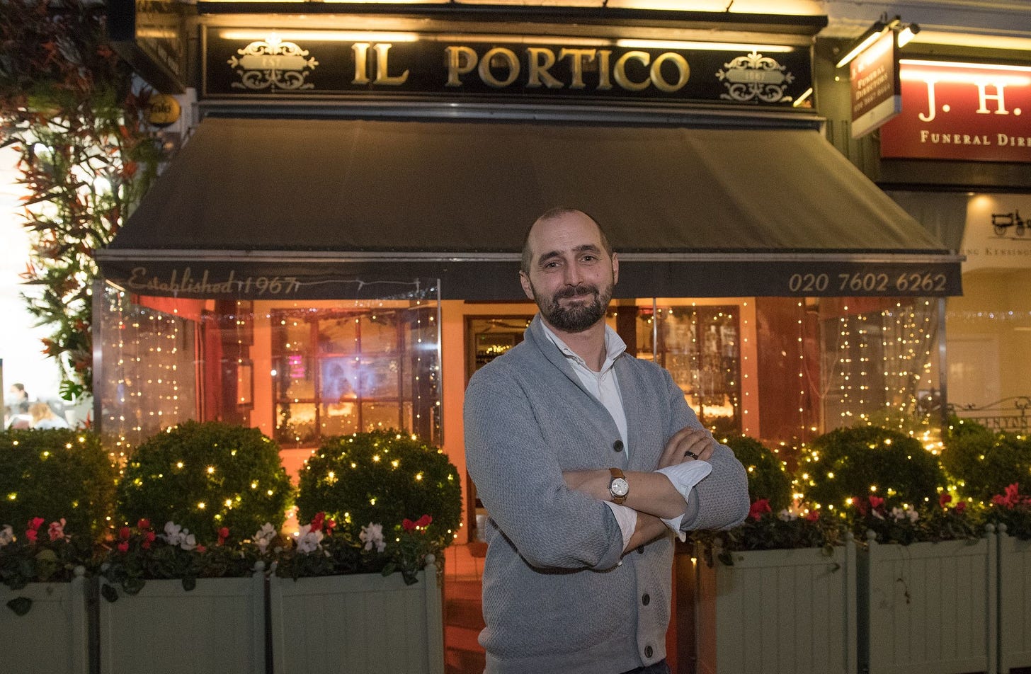 James Chiavarini on hyökkäyksen kohteeksi joutuneen ravintola Il Porticon omistaja.