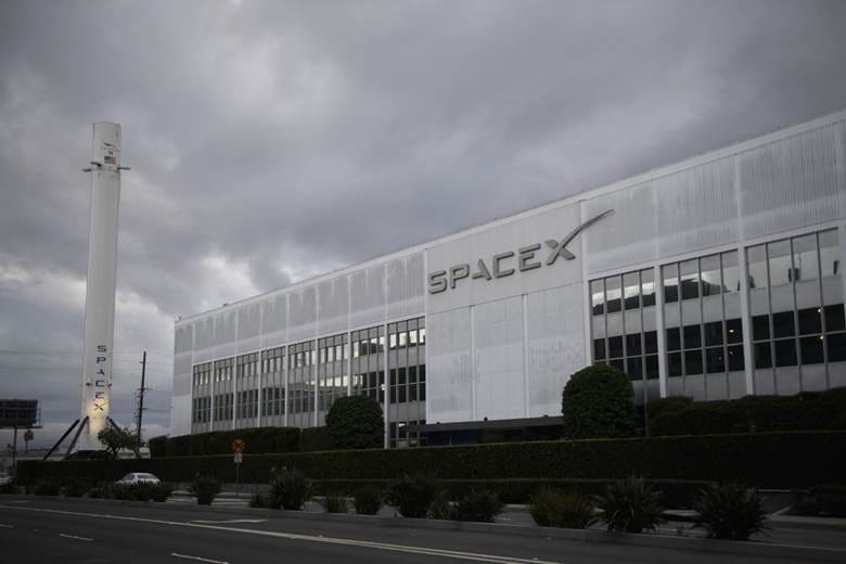 SpaceX&nbsp;headquarters&nbsp;in Hawthorne, California.