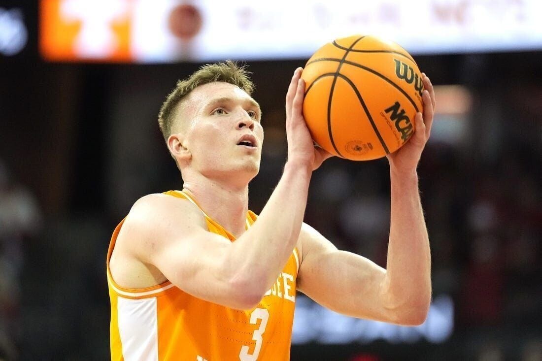 Dalton Knecht, No. 9 Tennessee look to slow down Wofford