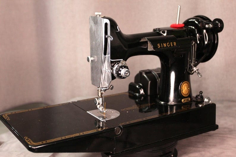 Singer Featherweight 221 Original Machine 1957 AM772458 image 1