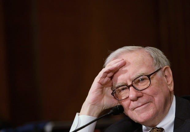 Warren Buffett fala em comitê do Senado americano (Foto: Alex Wong/Getty Images)