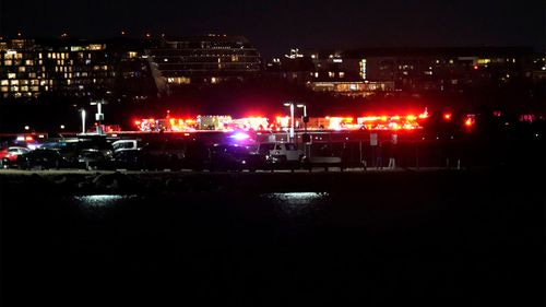 Washington DC plane crash update: Multiple feared dead after passenger jet  collides with US Army helicopter, crashes into Potomac River