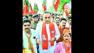 Tandon bats for development, terms Cong’s Tewari a ‘tourist’