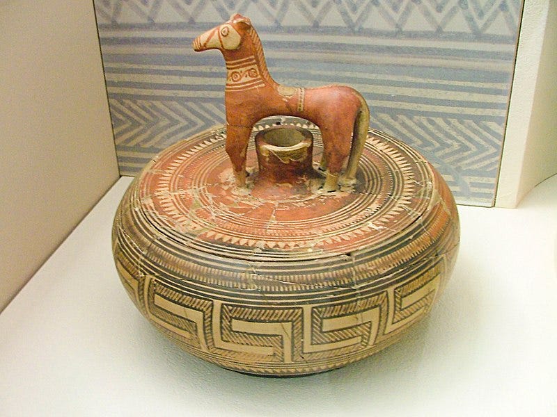 File:Ancient Greek pyxis with a horse in place of the handle - KAMA.jpg