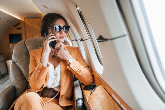 Rich Woman Imagens – Procure 1,152,959 fotos, vetores e vídeos | Adobe Stock