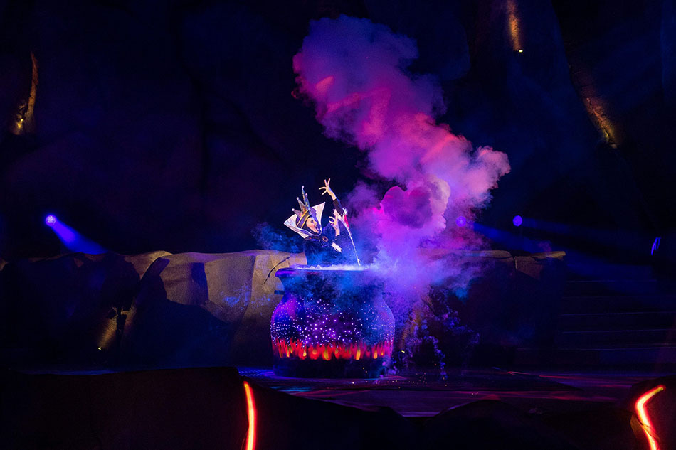 Evil Queen Fantasmic Disney World