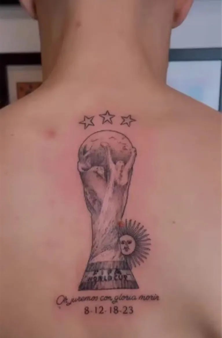 Germán Pezzella se tatuó la Copa del Mundo, pero un error ortográfico alarmó a los fanáticos. (Instagram)