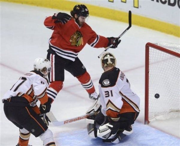 chicago blackhawks beat anaheim ducks stanley cup playoffs 2015