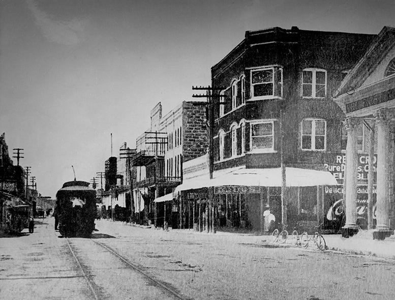 Street Rail Car on Twelfth Street in the early 1910s.