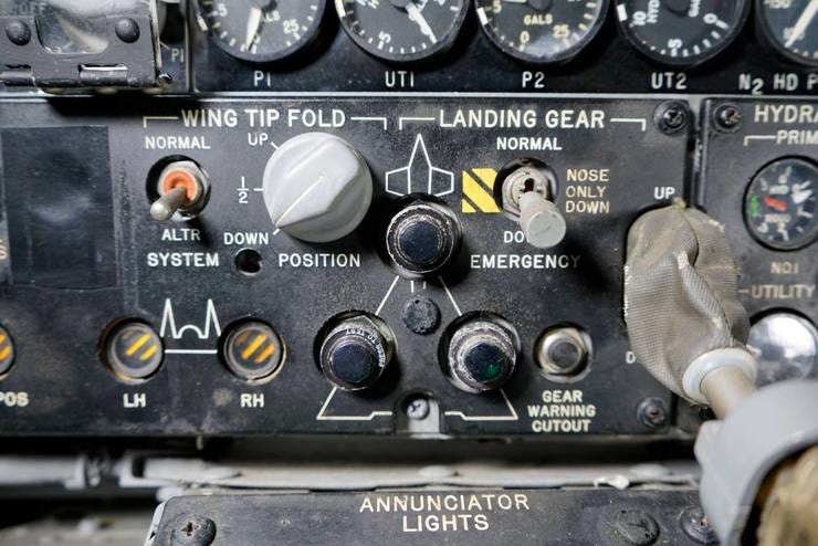 UI in Flugzeugen der 1970er. Muss man mögen.