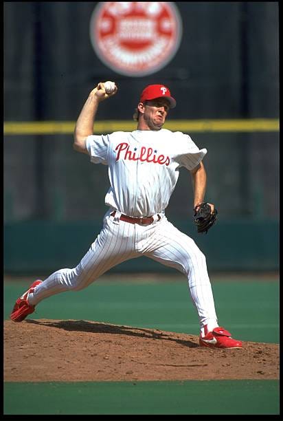 PHILADELPHIA PHILLIES PITCHER BOB AYRAULT WINDS UP TO PITCH DURING THE PHILLIES VERSUS MONTREAL EXPOS GAME AT VETERANS STADIUM IN PHILADELPHIA,...