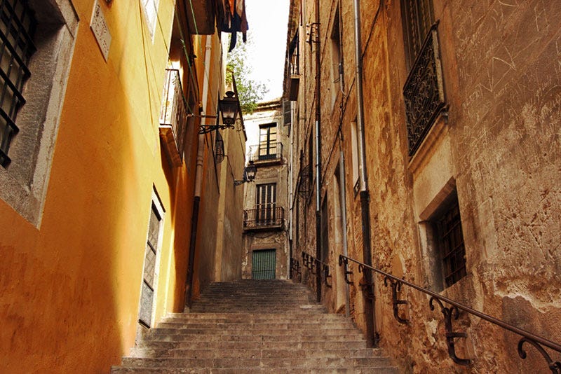 PHOTO: Jewish Quarter in Old Town, Girona, Spain