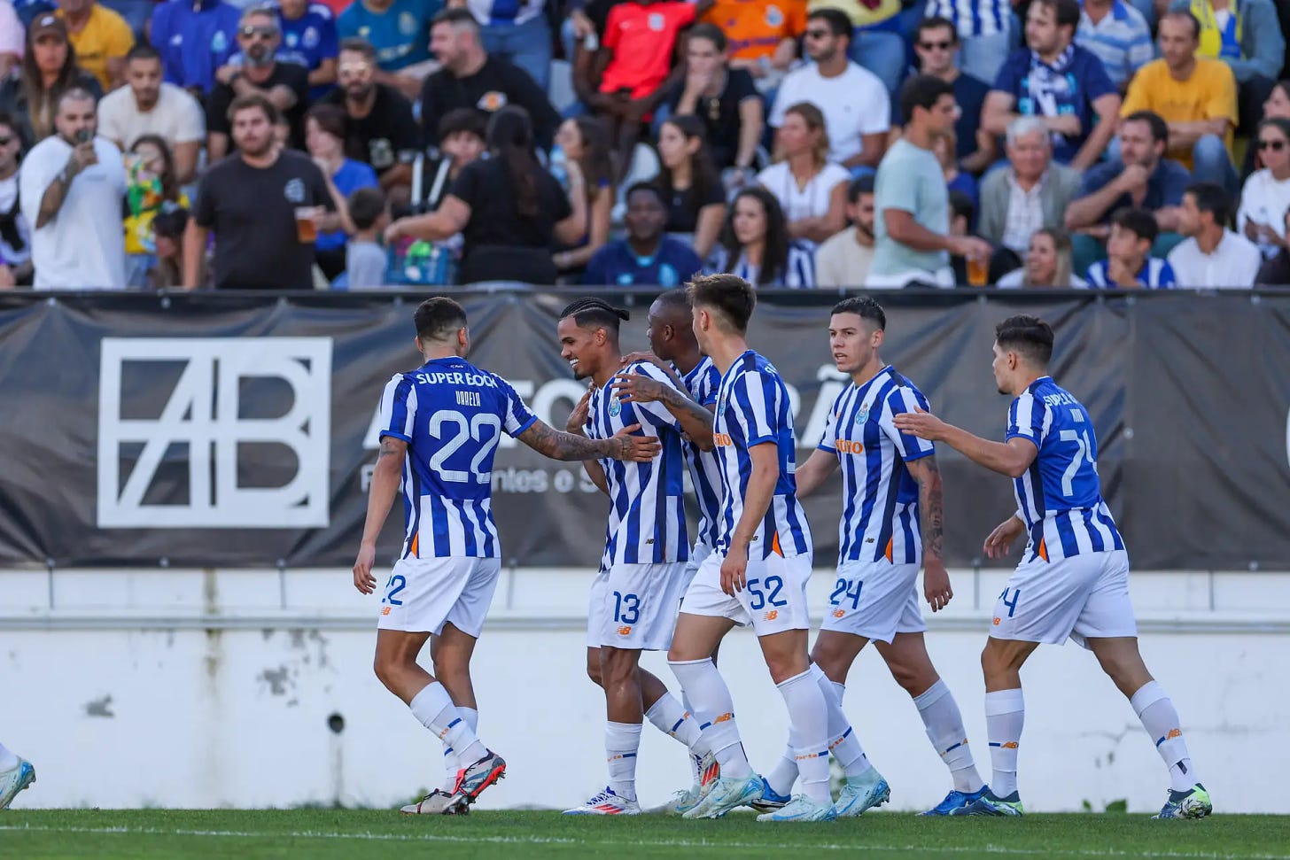 FC Porto vitorioso na estreia da Taça de Portugal frente ao Sintrense - SIC  Notícias