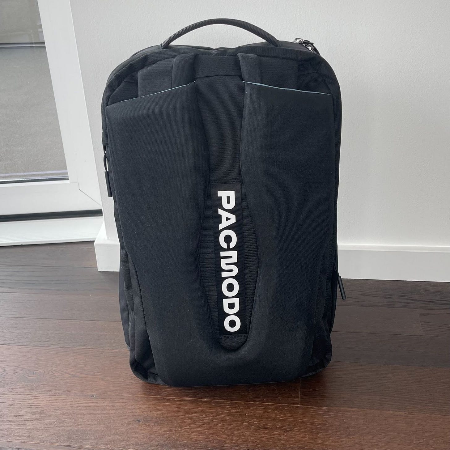 Medium PAC with straps hidden