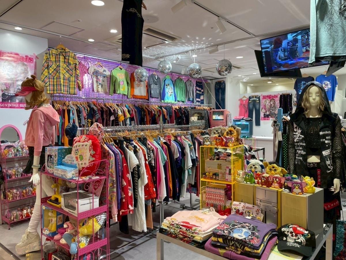 渋谷109に「Y2K」古着限定店 平成ギャルやゴス系など2000点以上 - シブヤ経済新聞