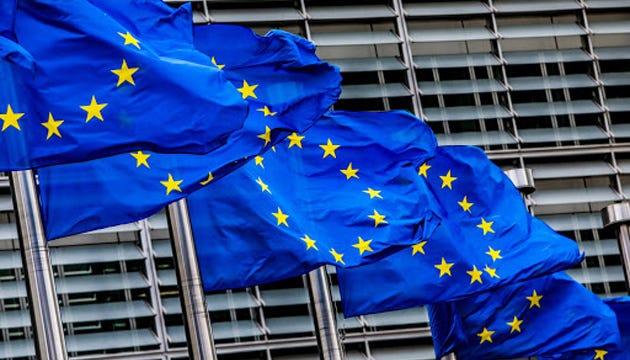 Eight EU members call for restricting Russian diplomats' movement - media