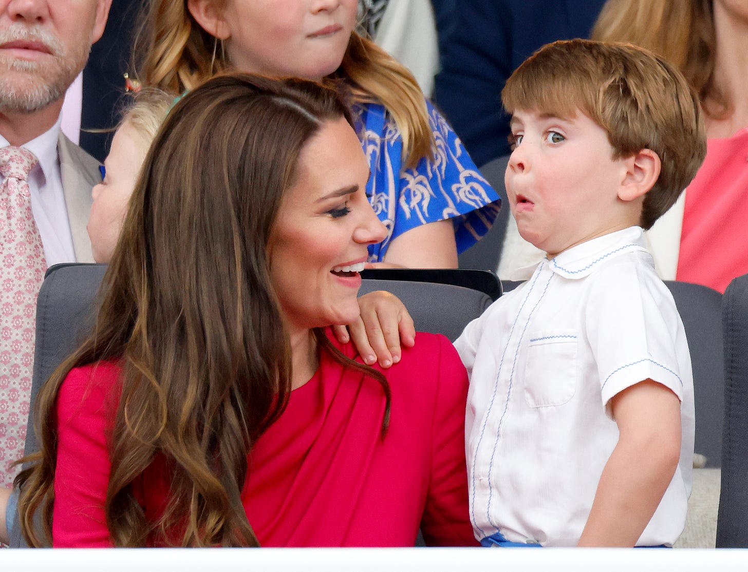 prince louis and kate middleton at platinum pageant