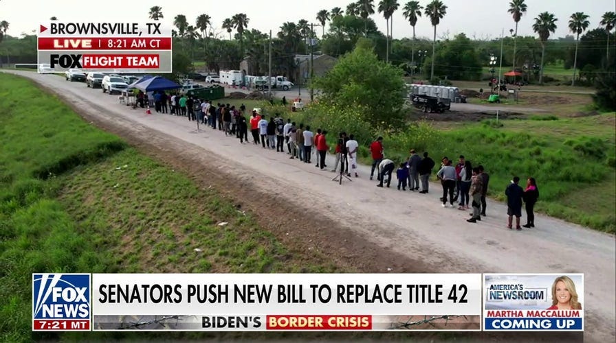 Fox News footage captures hundreds of migrants crossing into Texas as Title  42's end approaches | Fox News