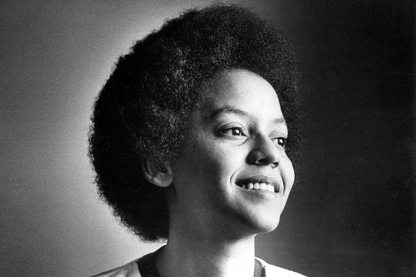 Nikki Giovanni, Poet and Leading Figure of Black Arts Movement, Dies at 81