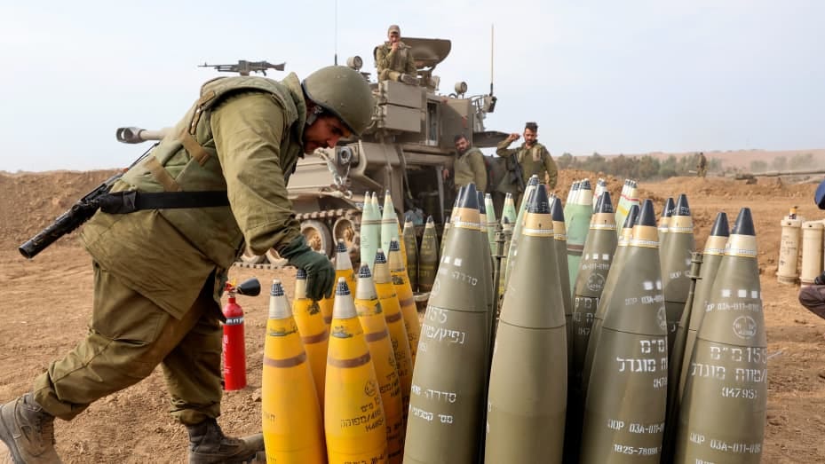 Israel prepares outside Gaza City