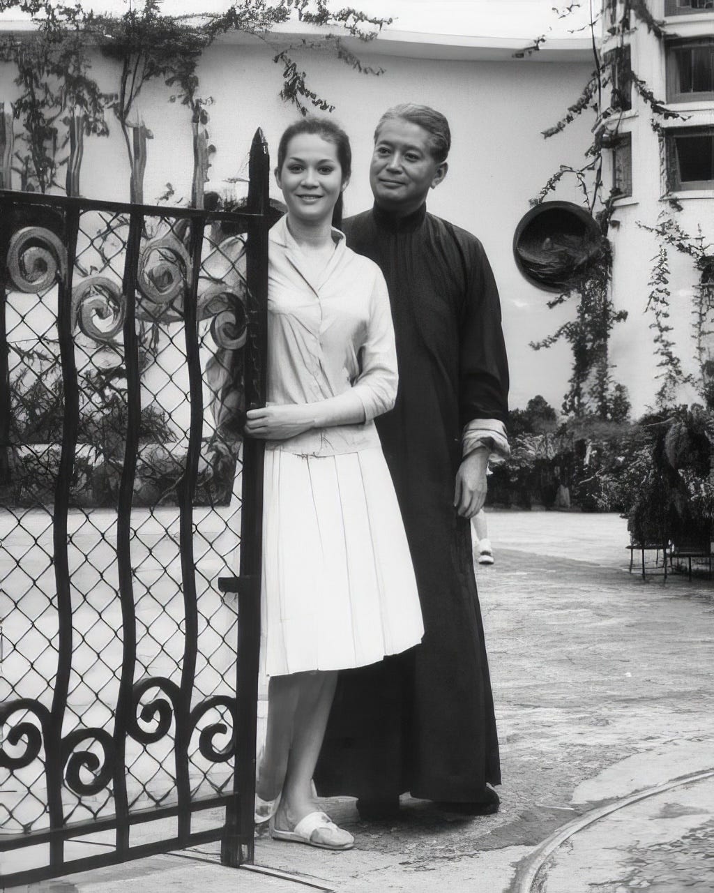 Nancy Kwan, as a young woman with her father, Kwan Wing-hong. Photo: Nancy Kwan