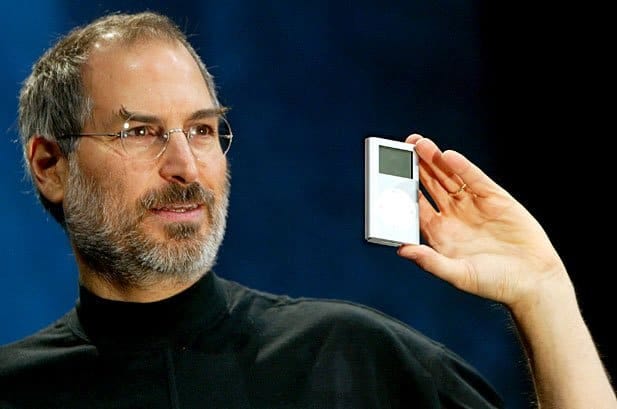Steve Jobs lança o iPod