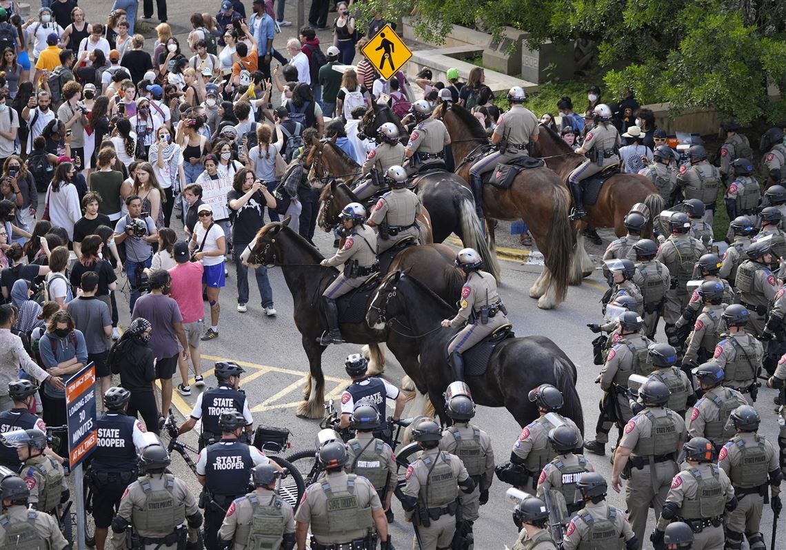 Police clash with students and make arrests as Gaza war campus protests  grow | The Blade
