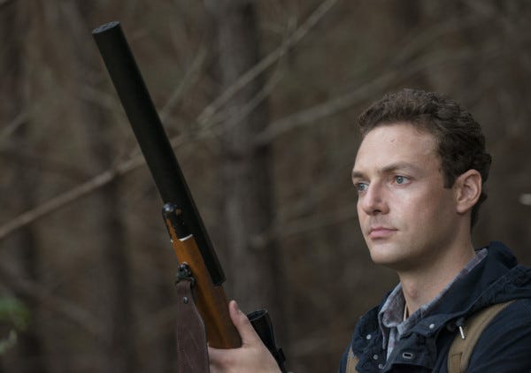 aaron with big gay gun for rick grims walking dead 2015 images remember