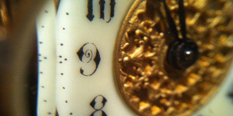 picture of a clock face