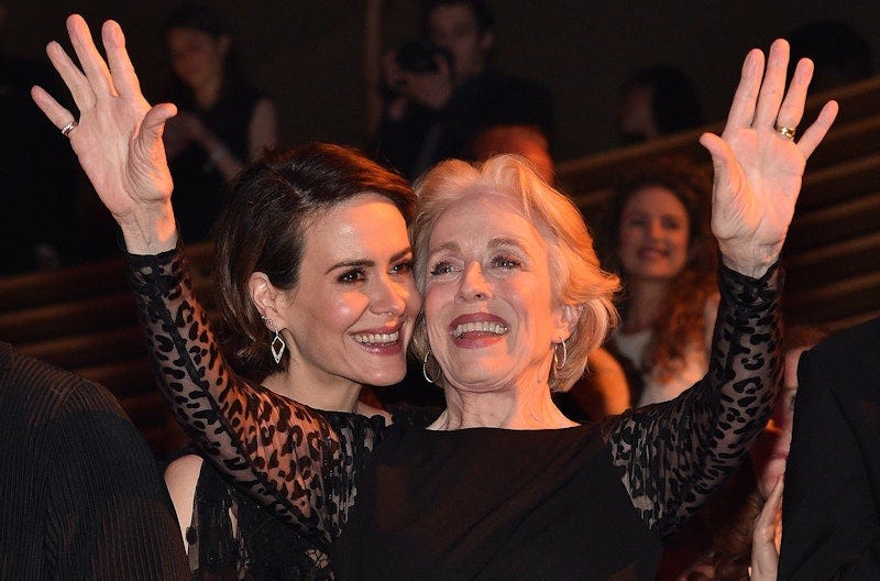 Sarah Paulson & Holland Taylor's Relationship Timeline: Twitter DMs Sparked  Romance