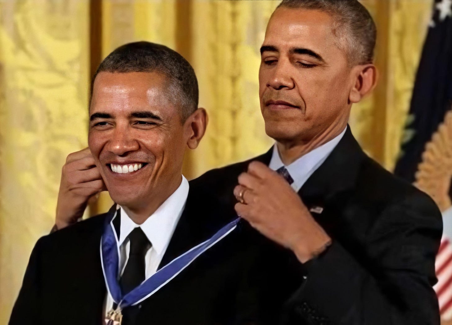Obama giving himself an award. (5120x2880px) : r/MemeRestoration