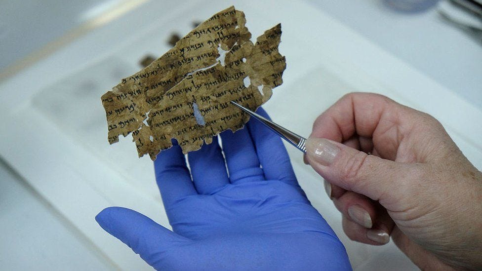 US museum Dead Sea Scroll collection found to be fakes - BBC News