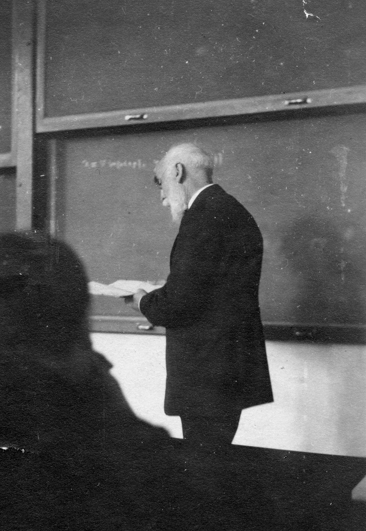 Hendrik A. Lorentz lecturing in a classroom, n.d. [AIP Emilio Segrè Visual Archives, Lande Collection]