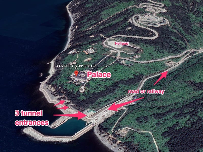 Map showing location of Putin's palace, and the tunnel entrances