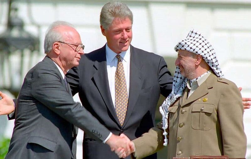 File:Bill Clinton, Yitzhak Rabin, Yasser Arafat at the White House 1993-09-13 cropped.jpg