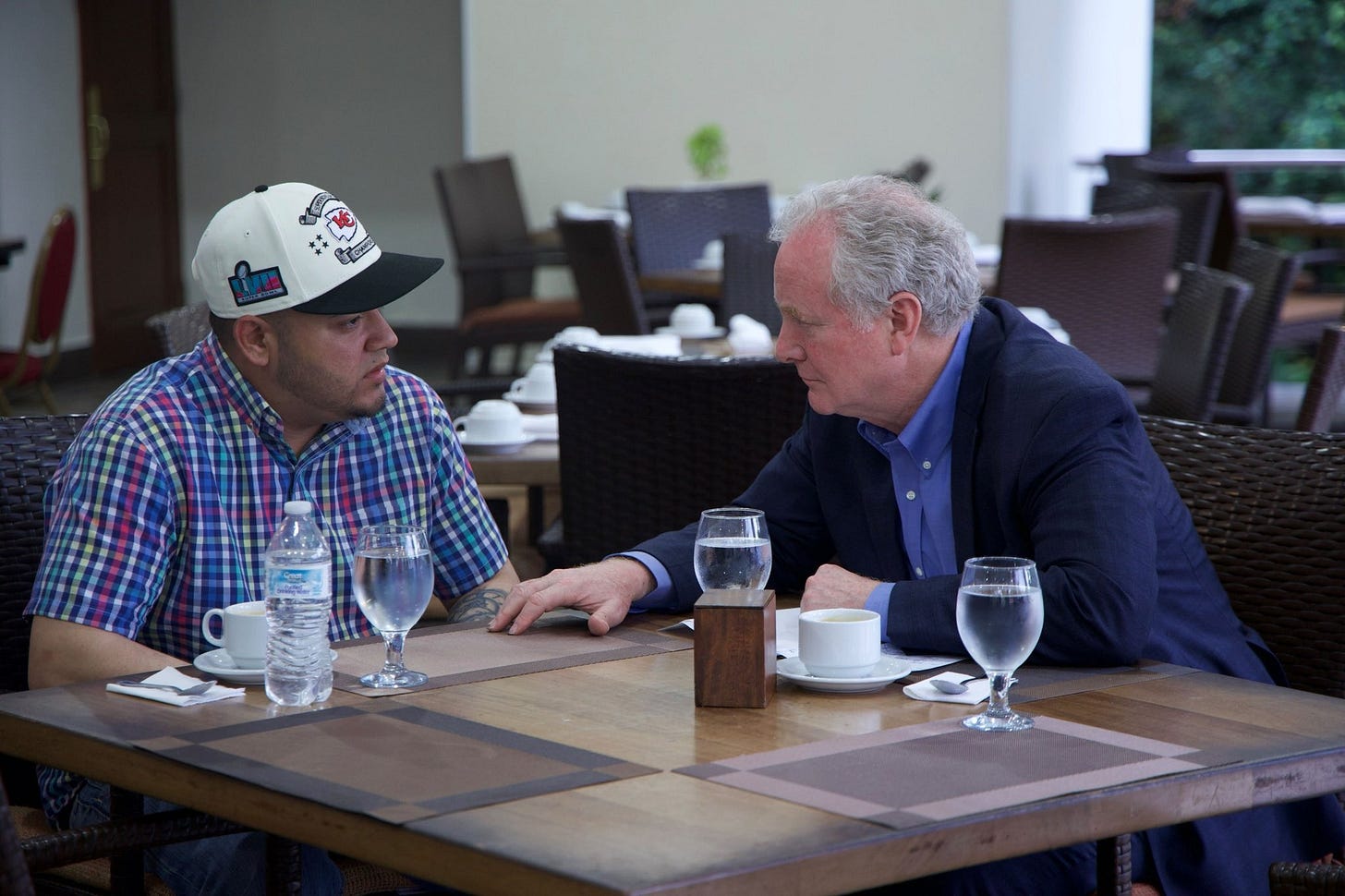 Kilmar Abrego Garcia meets with US Senator Chris Van Hollen in El Salvador on April 17, 2025 Kilmar Abrego Garcia meets with US Senator Chris Van Hollen in El Salvador on April 17, 2025