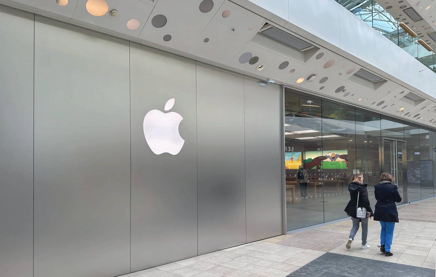 Apple Confluence reopens