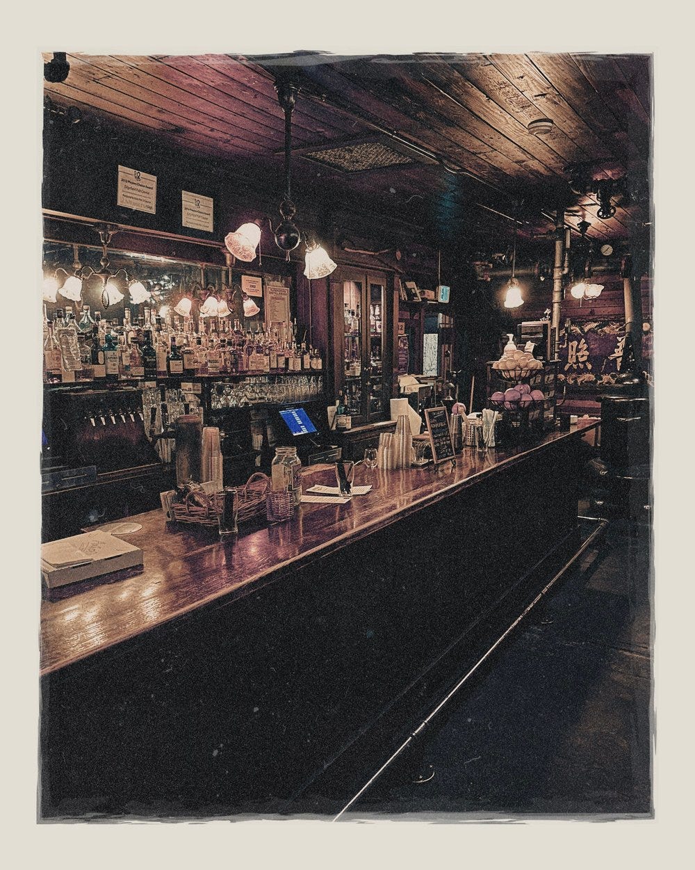 Edgefield McMenamins Bar