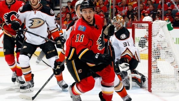 mikael backlund leads calgary flames to win stanley cup playoffs 2015