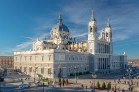 Almudena Cathedral - Wikipedia