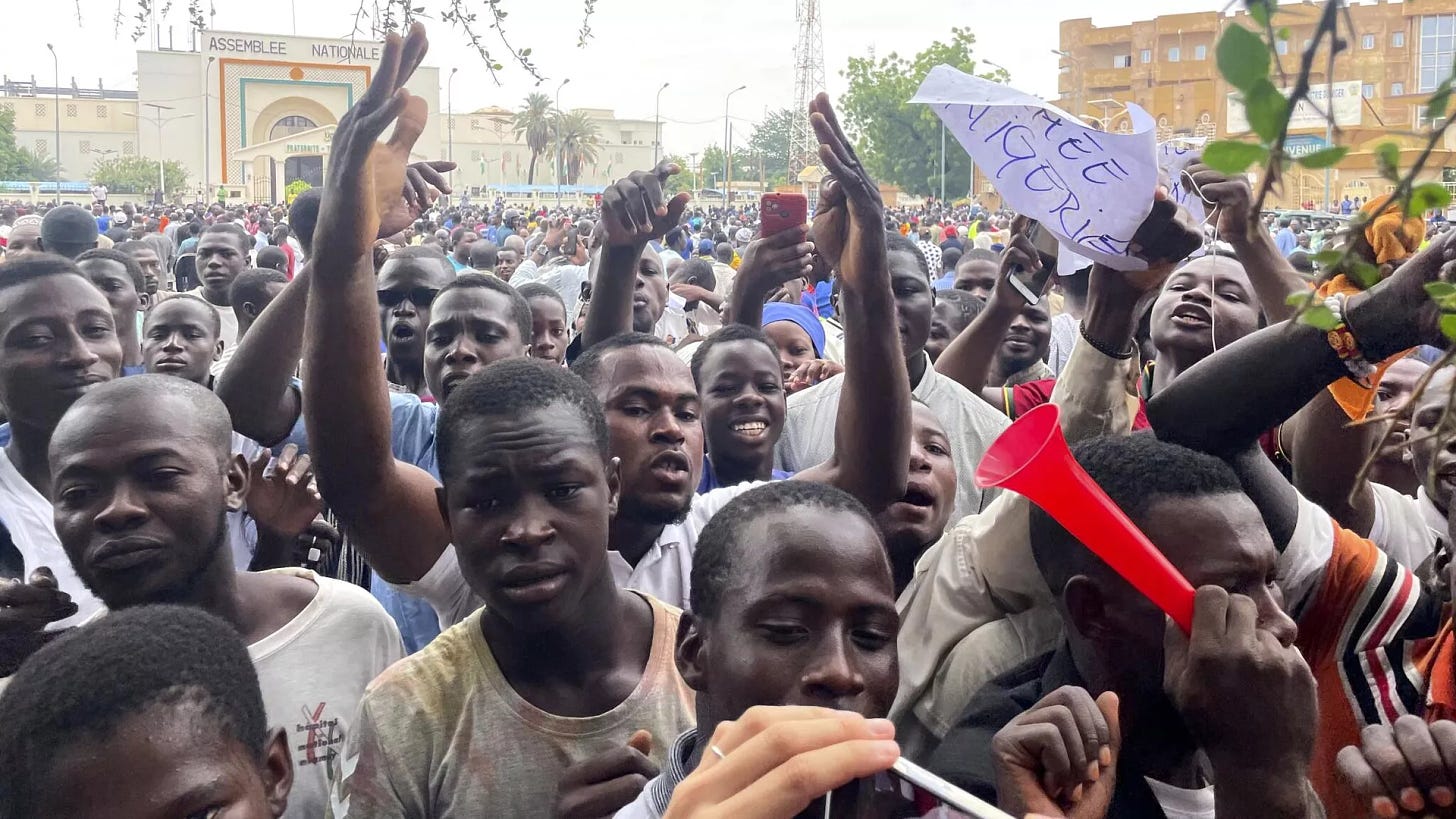 A katonai lázadók támogatói a nigeri Niameyben tartott tüntetésen – RIA Novosti, 1920, 2023.08.16.
