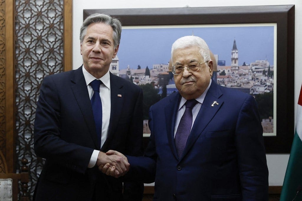 US Secretary of State Antony Blinken (L) meets Palestinian President Mahmoud Abbas in the West Bank city of Ramallah on 5 November 2023 (AFP) US Secretary of State Antony Blinken (L) meets Palestinian President Mahmoud Abbas in the West Bank city of Ramallah on 5 November 2023 (AFP)